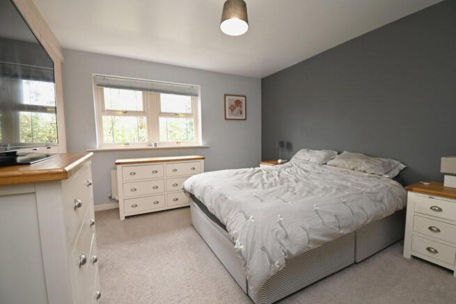 4 bed Detached for sale Image 12