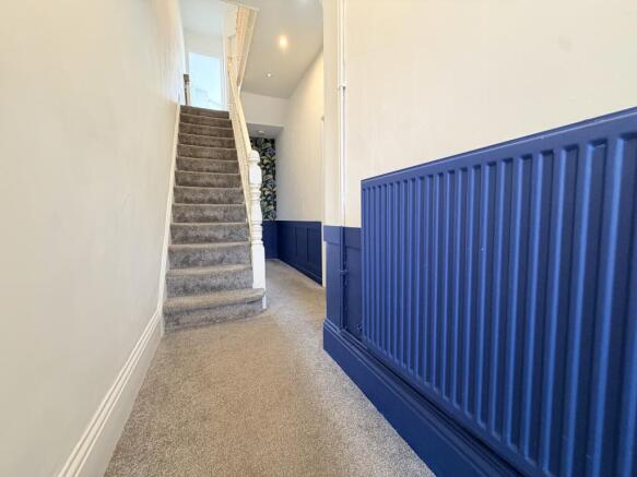 3 bed Terraced to rent Image 6