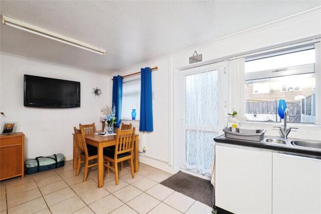 Barbury Drive, Clifton, Nottingham, NG11 photo 4