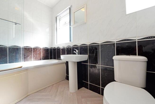 3 bed Semi-Detached for sale Image 9