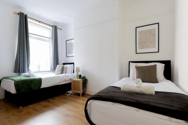 4 bed Terraced for sale Image 7