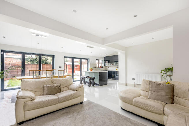 9 Avondale Gardens 03