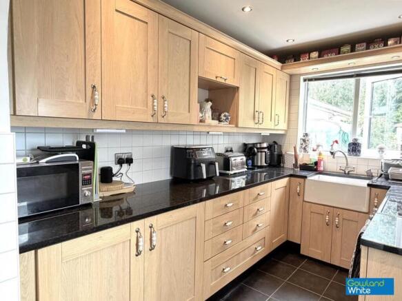 3 bed Semi-Detached for sale Image 7