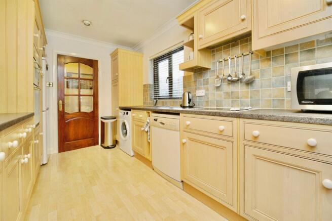 Dales Way, Bingley photo 4