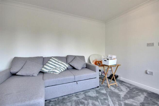 4 bed Detached for sale Image 8