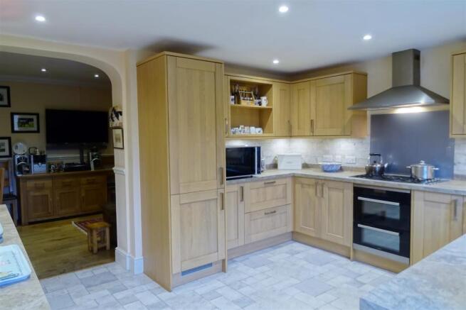 KITCHEN: