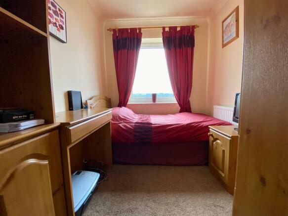 bed 4.jpg