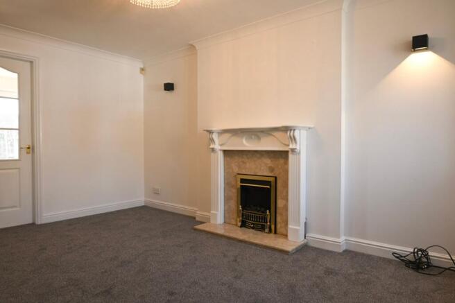 3 bed Semi-Detached to rent Image 5
