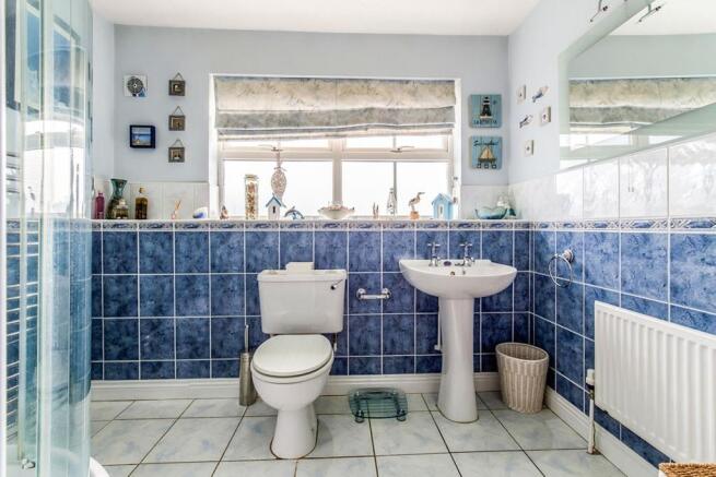 En-suite Shower/WC