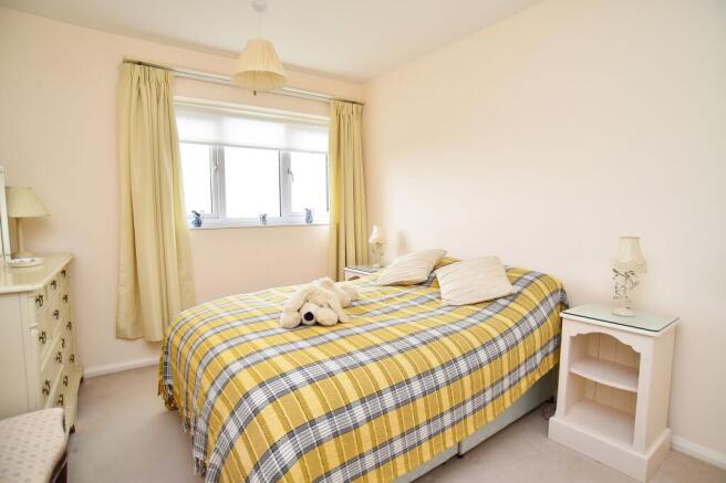 3 bed Flat for sale Image 9