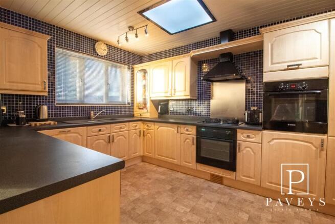 KITCHEN BREAKFAST ROOM