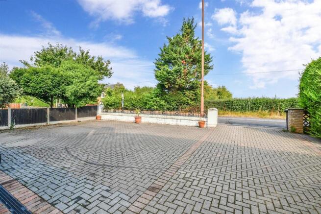 Driveway/Parking