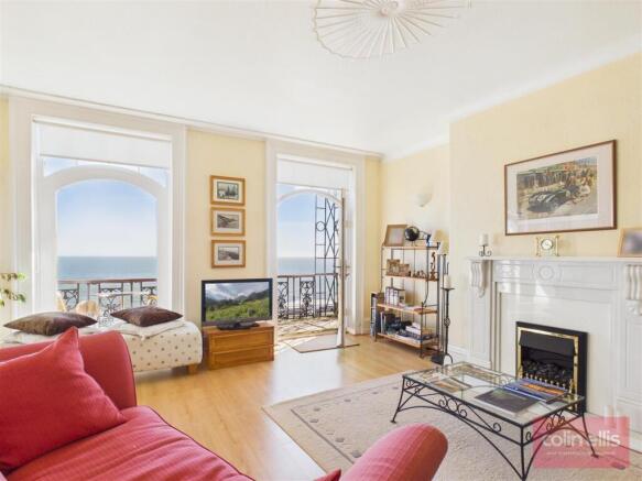 2 bed Flat for sale Image 9