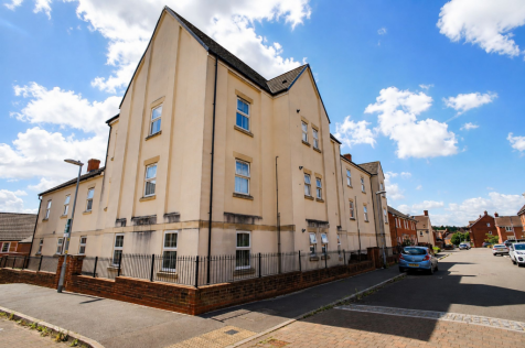 Cloatley Crescent, Royal Wootton Bassett, SN4