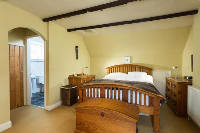 Bedroom 1 suite