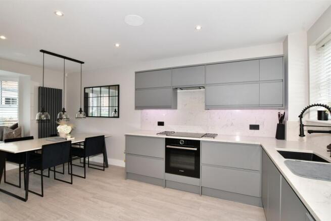 Kitchen/ Dining Area