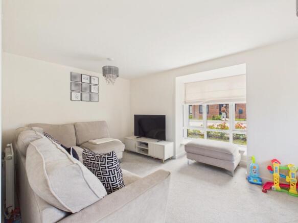 4 bed Semi-Detached for sale Image 5