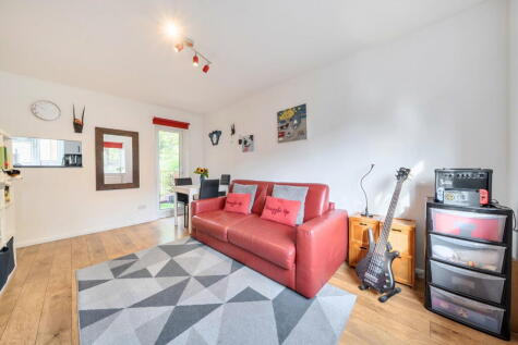 Bounds Green Road, London, N22 8DF