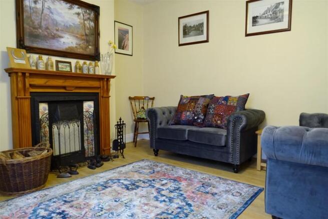 SITTING ROOM: