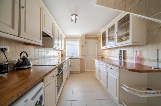 1394429-9-6945470...