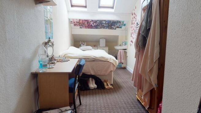 7 bed Terraced to rent Image 9