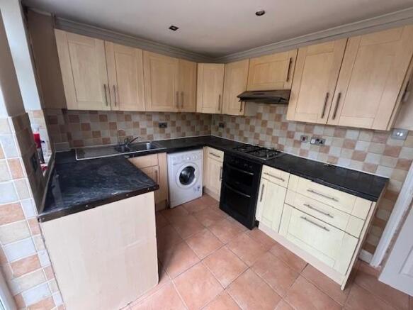 kitchen a.jpg