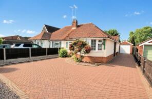 35, Laburnum Grove, Luton LU3 2DW