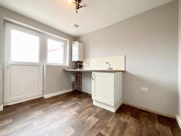 4 bed Link Detached House for sale Image 9