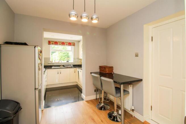 4 bed Detached for sale Image 5