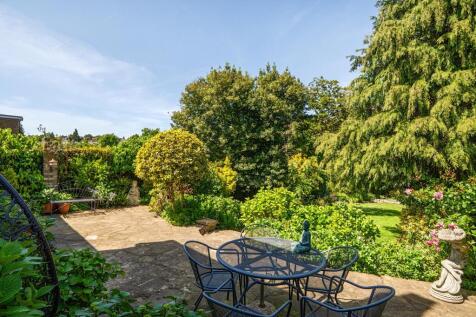 Buckingham Avenue, Whetstone, N20