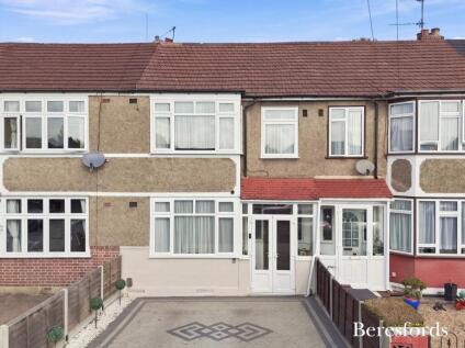 Clunas Gardens, Gidea Park, RM2