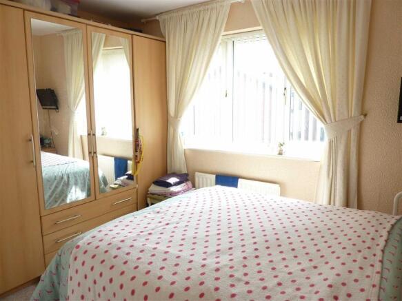 BEDROOM 2