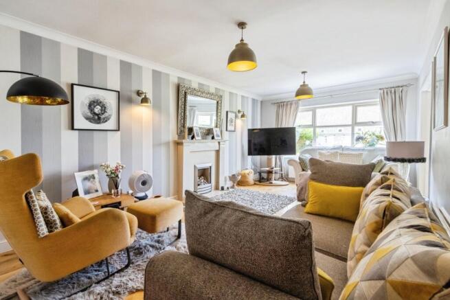 4 bed Detached for sale Image 11