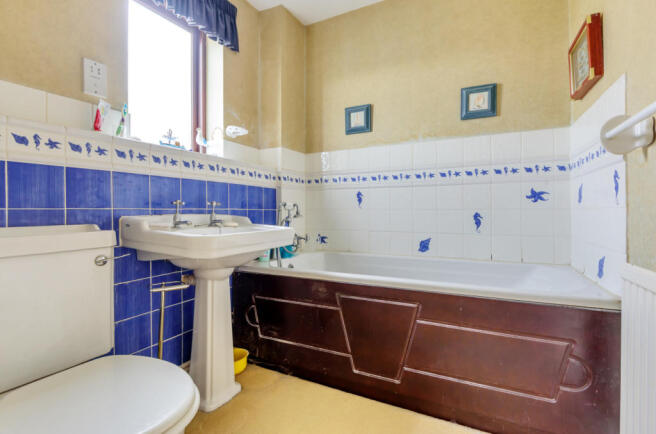 En-Suite Bathroom