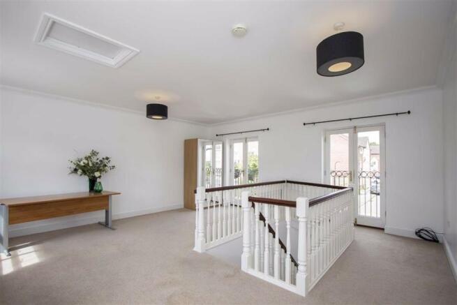 GALLERIED LIVING SPACE