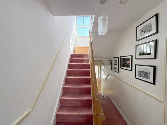 4 bed House for sale Image 11