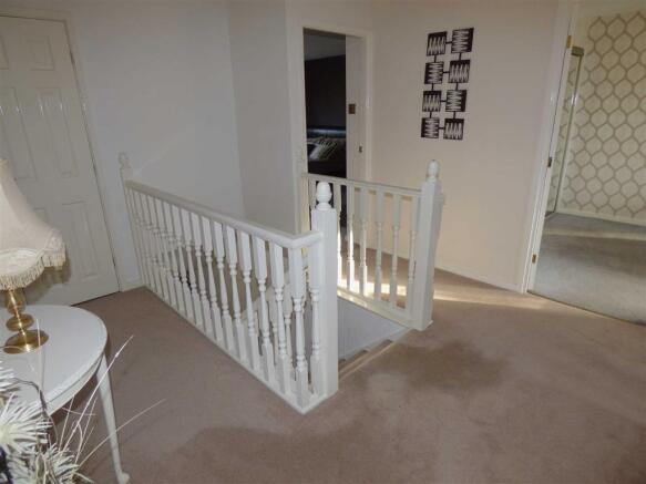 FIRST FLOOR LANDING