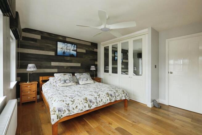 3 bed Detached for sale Image 8