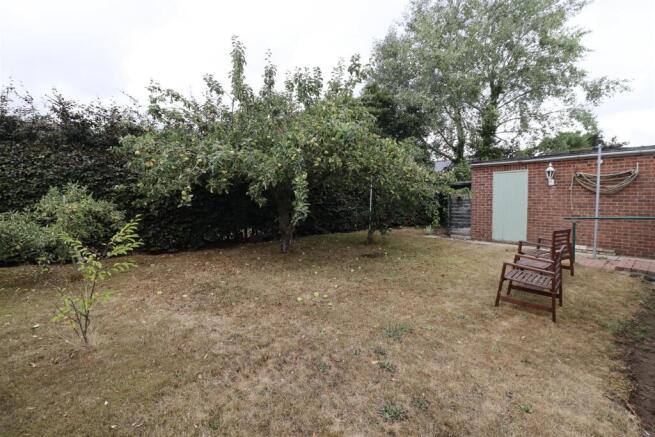 2 bed Detached Bungalow for sale Image 8