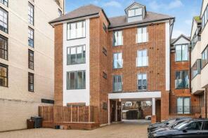 Flat 3, Magna West, Lavender Park Road, West Byfleet KT14 6FD