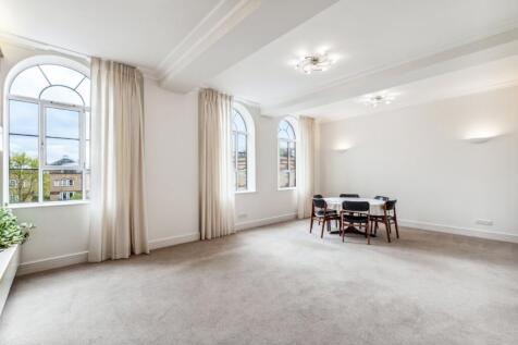 Brasenose Drive,
Barnes, SW13