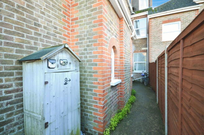 Photo 12