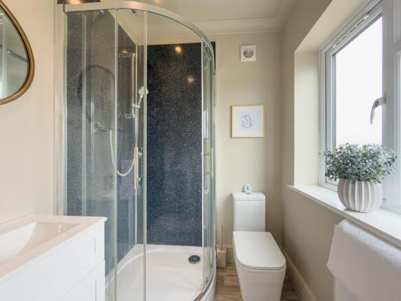 3 bed Semi-Detached for sale Image 11