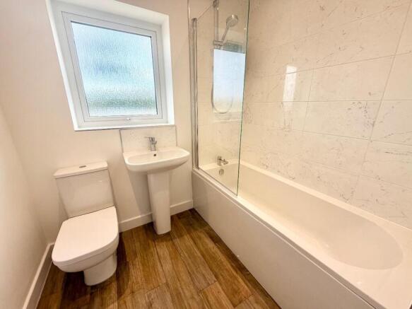 3 bed Semi-Detached for sale Image 12