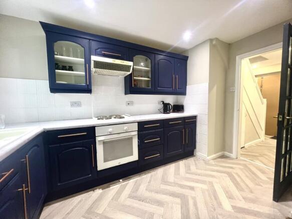 91772_000751351_I...