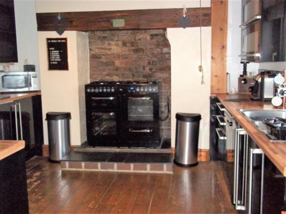 OPEN PLAN KITCHEN
