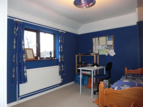 Hollywood Lane 36 Bed2.jpg