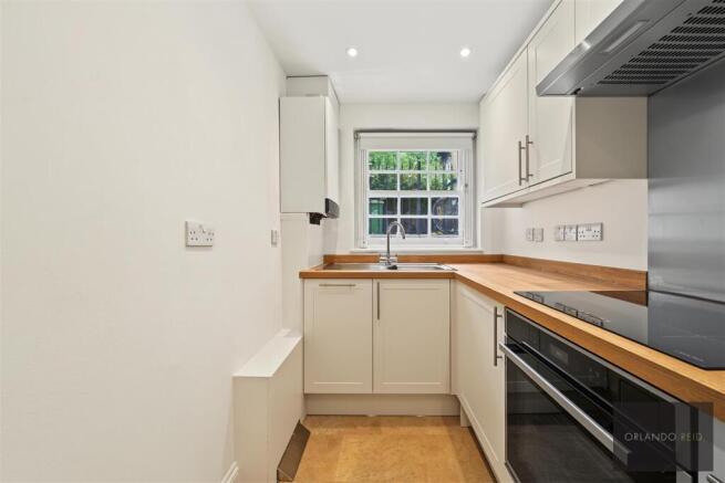 Flat A, Cadmus House SW4 7XA-4.jpg