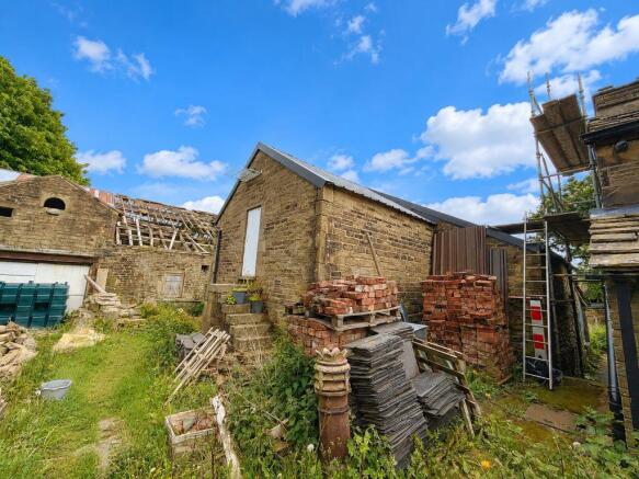 4 bed Detached for sale Image 5