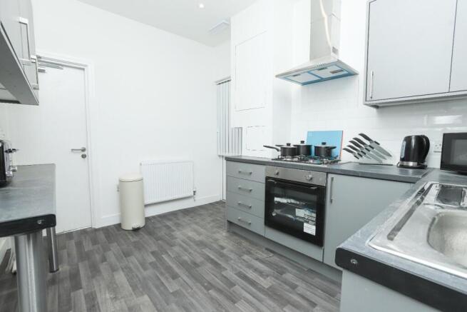 5 bed Terraced to rent Image 9